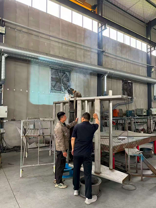 不銹鋼脫水振動篩制作中，每日精益求精。