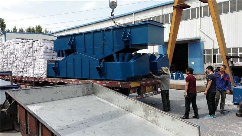 河北3臺1245直線篩客戶卸貨現場