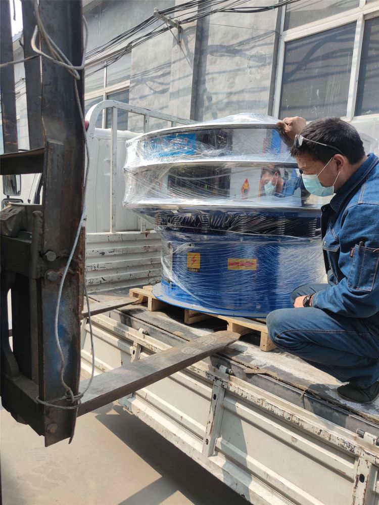 兩臺1500旋振篩，客戶急用，山東臨沂專車發貨！