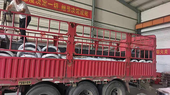 提升機發(fā)貨