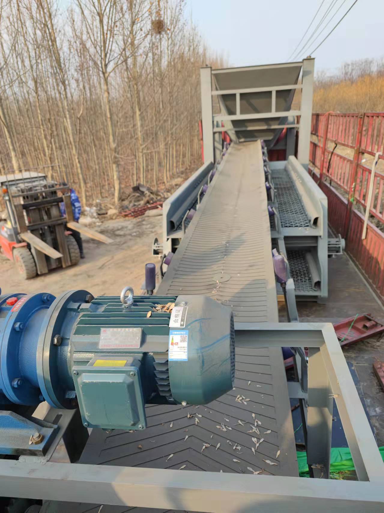 專車發貨：杭州客戶訂購的康振機械1540-2P圓振篩和9米皮帶機