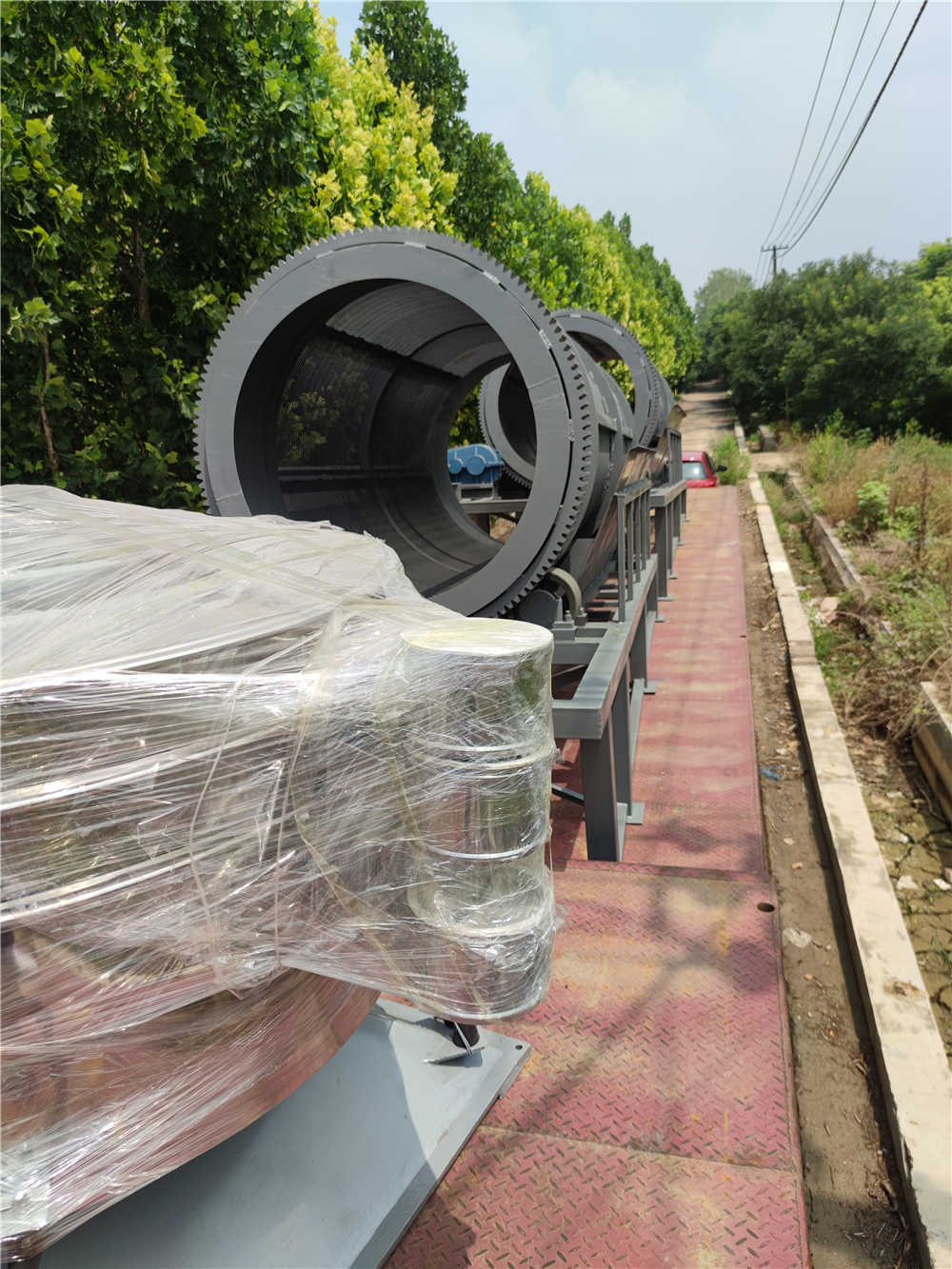 浙江紹興王經理訂購的康振機械振動篩已發貨，預計三天后到達，請注意查收，雙方合作十分順利，康振機械機械期待與您下次合作。