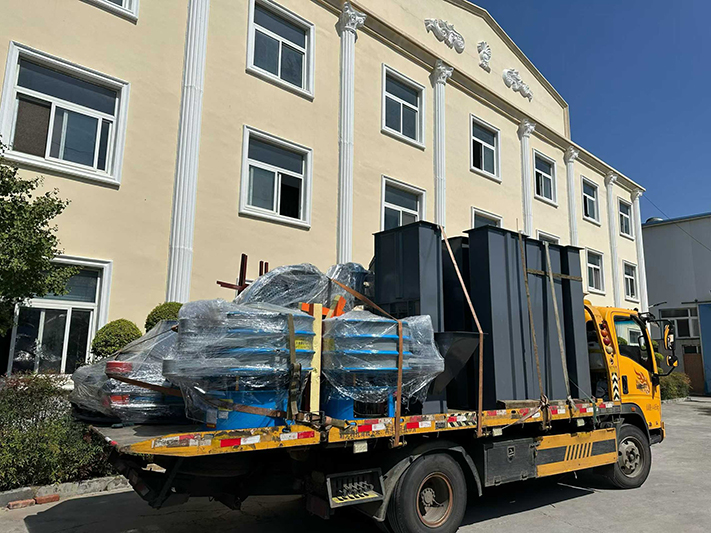 振動料斗、提升機(jī)、旋振篩整車發(fā)貨