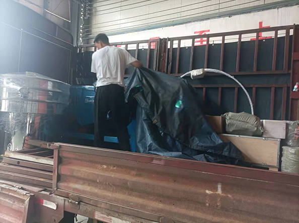 直線篩、旋振篩、崩網工裝發貨