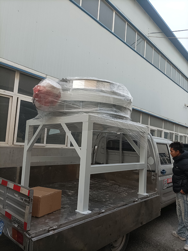 1.5米超聲波直排篩發貨