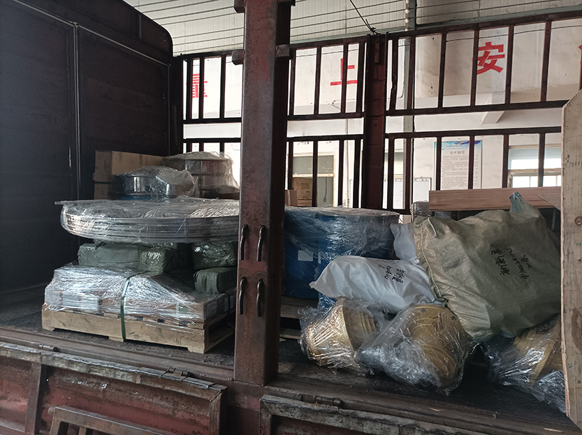 密封膠條、電機、網架等發貨