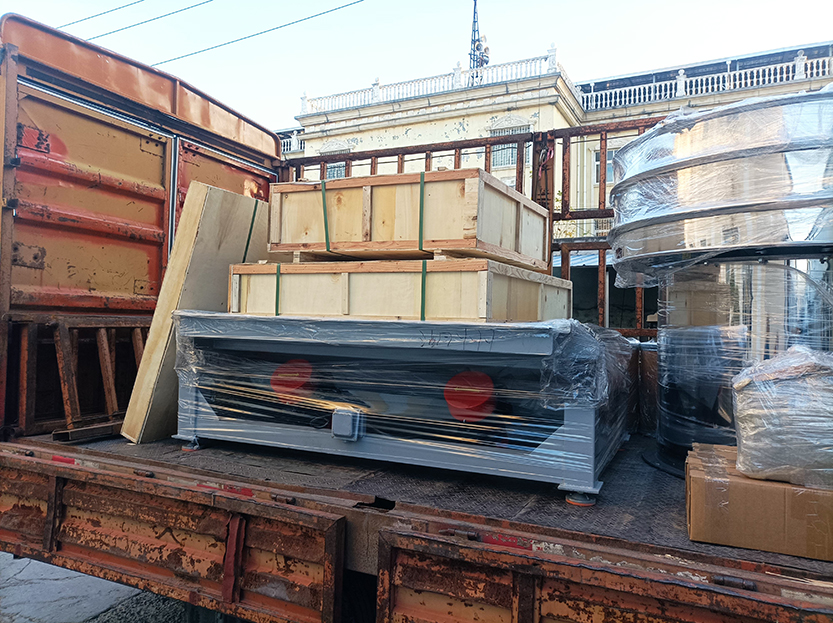 振動給料機、網架等發貨